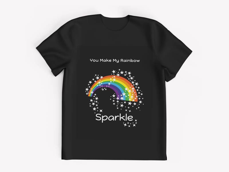 schwarzes T-Shirt mit Regenbogen und Sternen und dem Schriftzug - You make my rainbow sparkle